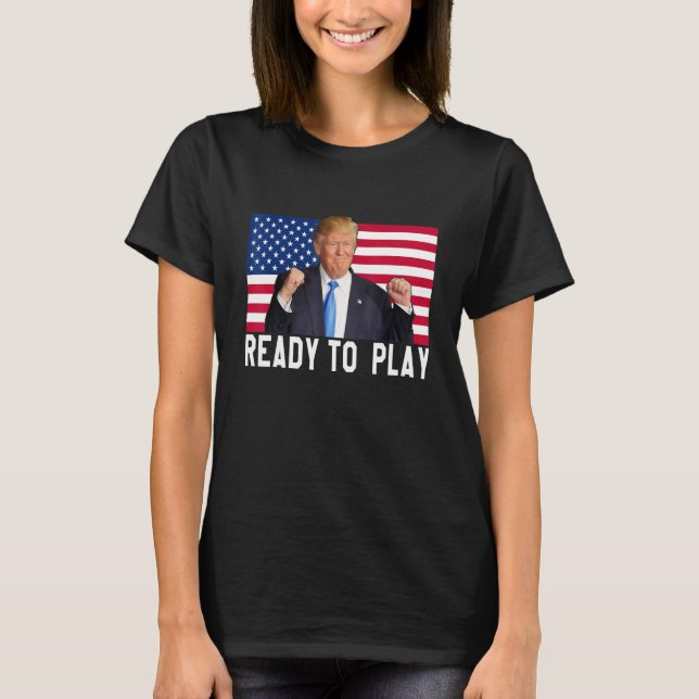 Camiseta Elecciones de la Bandera de Trump 2024 45 47 Salve (Anverso)
