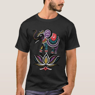 Camiseta Elefante de pie en las flores de Lotus