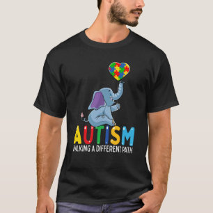 Camiseta Elefante Del Autismo Caminando Por Un Camino Difer
