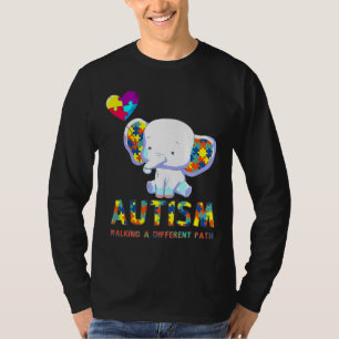 Camiseta Elefante Del Autismo Caminando Por Un Camino Difer