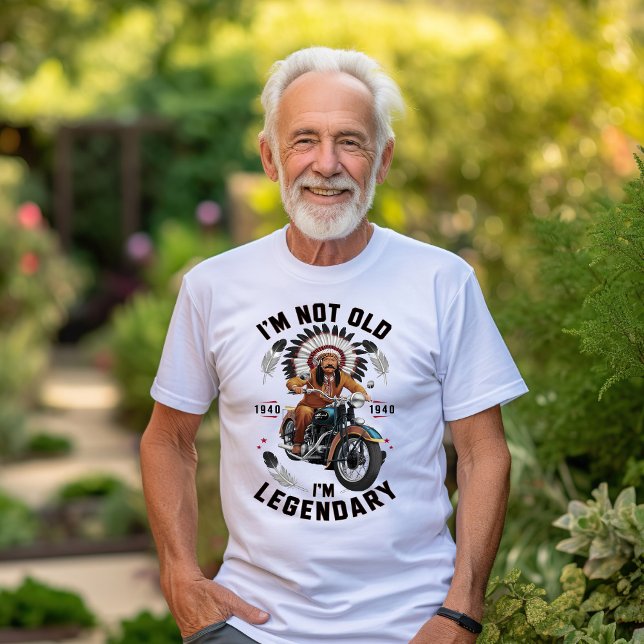 Camiseta Elegance Tee: No soy viejo soy clásico (Subido por el creador)