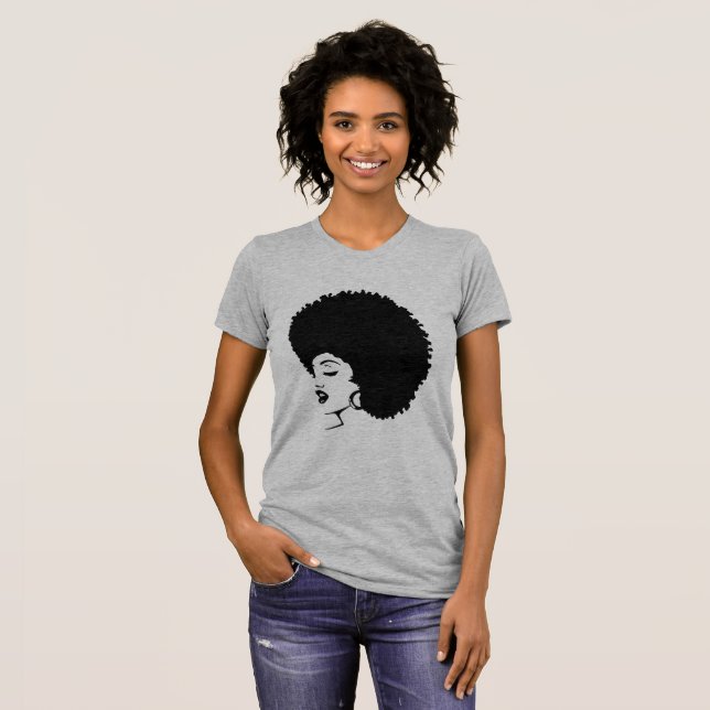 Camiseta Elegancia empoderada: retrato de mujer africana (Anverso completo)