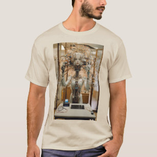 Camiseta Elegancia futurista: Estética de oficina cibernéti
