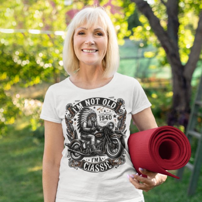 Camiseta Elegancia inmadura: abrazando el Wi de belleza clá (Subido por el creador)
