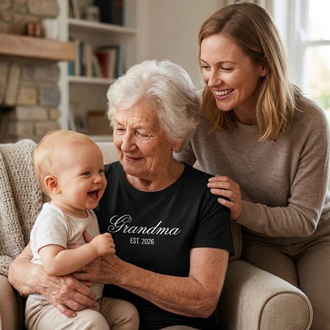Camiseta Elegant Script Nueva Abuela Fecha de Establecimien (Elegant Script New Grandma Est Date T-Shirt, White Elegant Typography on a black T-Shirt)