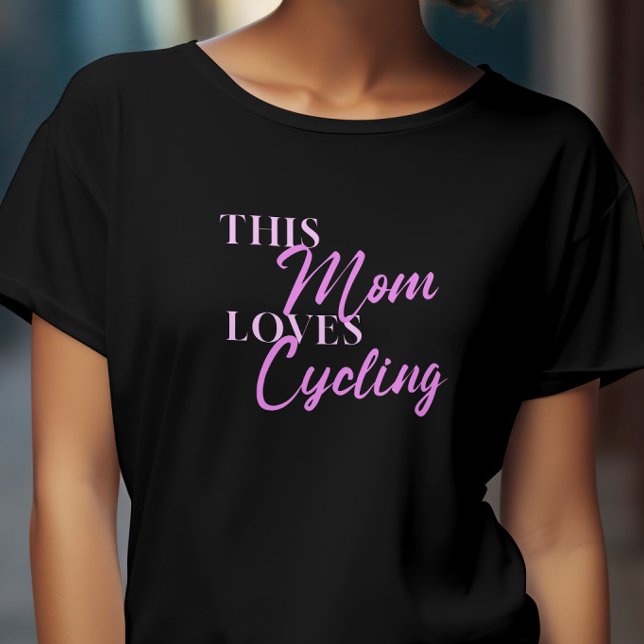 Camiseta Elegante A esta madre le encanta ir en bicicleta a (Subido por el creador)