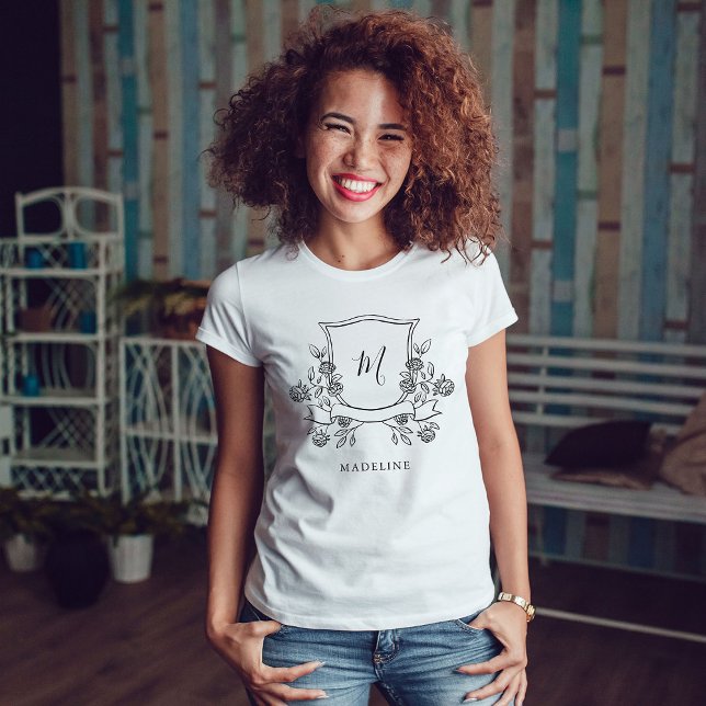 Camiseta Elegante Escudo floral | Monograma y nombre (An elegant floral crest with your monogram decorates this stylish t-shirt)