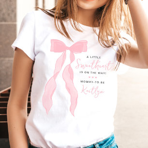 Camiseta Elegante lazo rosa para Baby Shower de Little Swee