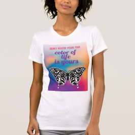 Camiseta Elegante mariposa y colorido diseño de atardecer