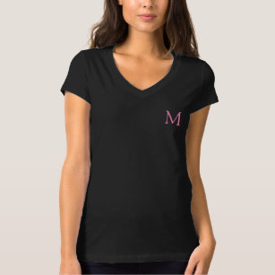 Camiseta elegante monograma negro de cuello-V para
