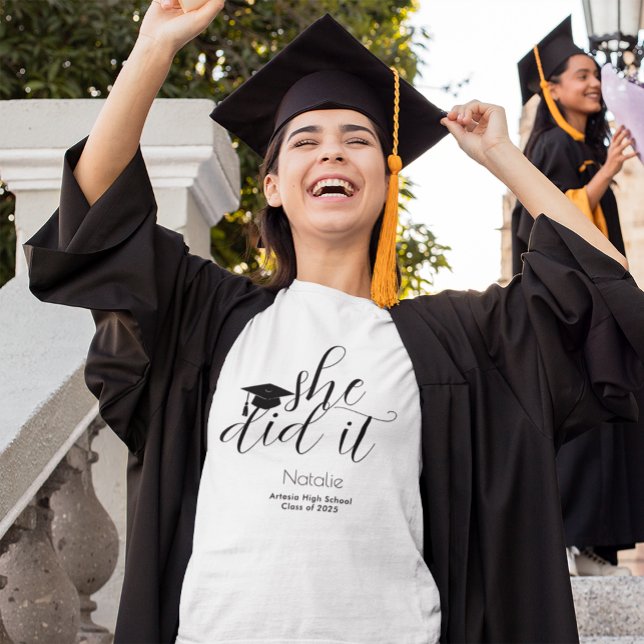 Camiseta Elegante Negro Moderno Lo Hizo Graduación (Subido por el creador)