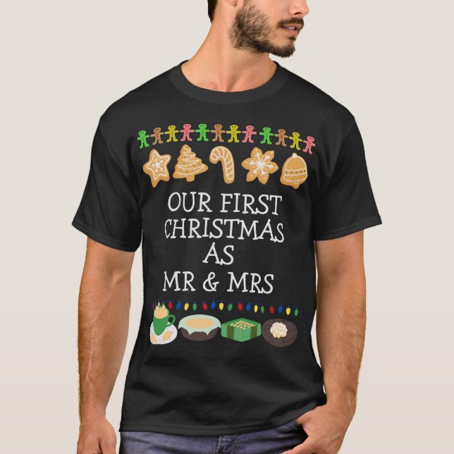 Camiseta Elegante Nuestra Primera Navidad Como Sr. y Sra. C (Anverso)