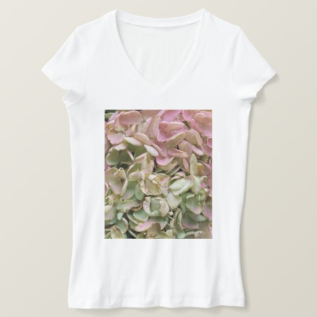 Camiseta Elegante Romántico Hydrangea Garden V-Neck (Anverso del diseño)
