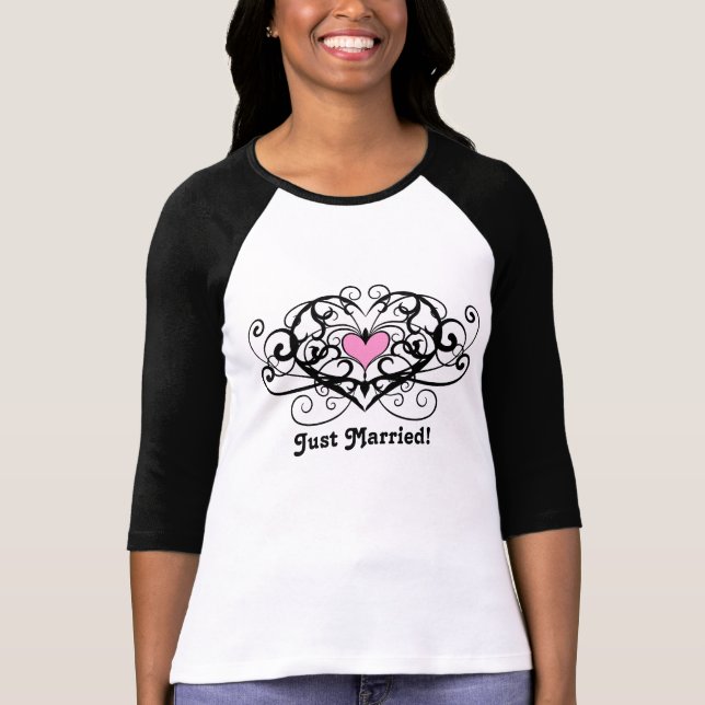 Camiseta Elegantes remolinos y corazones recién casados (Anverso)