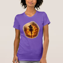 Camiseta Ella Camina a Través del Fuego