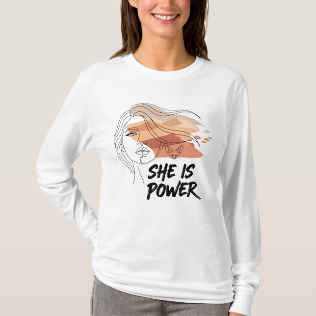Camiseta Ella es el poder - arte femenino de la aura del de (Anverso)