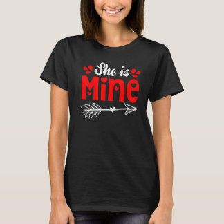 Camiseta Ella Es La El día de San Valentín De Pareja Que Co