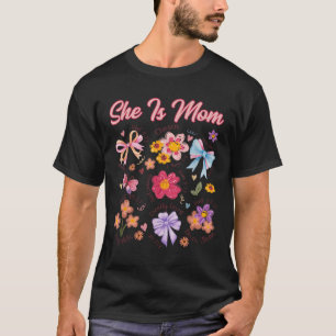 Camiseta Ella Es Mamá Día de las Madres Cristiano Jesús Mam