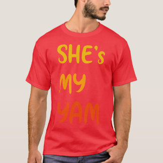 Camiseta Ella Es Mi Pareja Graciosa De Yam Diciendo Su Than