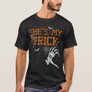 Camiseta Ella es mi truco él es mi regalo Pareja de Hallowe