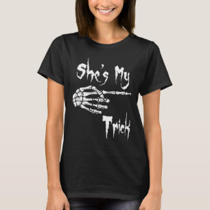 Camiseta Ella es mi truco esqueleto Halloween Sencillas Par