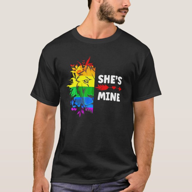 Camiseta Ella es mía, yo soy sus parejas lesbianas, león, V (Anverso)