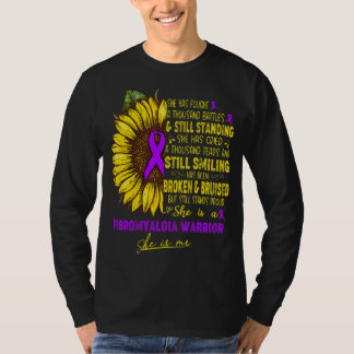 Camiseta Ella Es Una Guerrera De Fibromialgia, Ella Es Yo