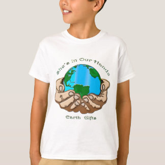 Camiseta ELLA ESTÁ EN NUESTRA Colección DE MANOS