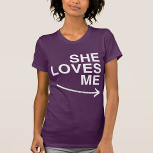 Camiseta ella me ama (bien) BLANCA -.png