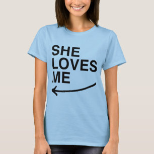 Camiseta Ella me ama (izquierda).png