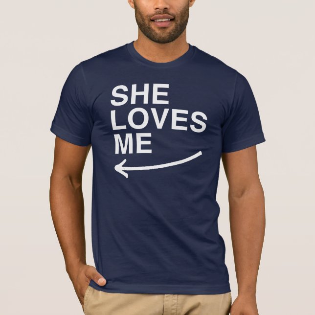 Camiseta Ella me ama (izquierdo) - .png (Anverso)
