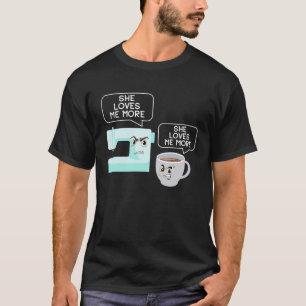 Camiseta Ella Me Ama Más Café Masticando Seamstress Para Wo