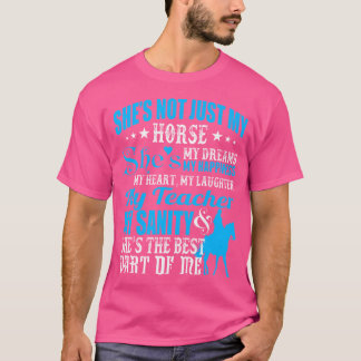 Camiseta Ella No Es Solo Mi Caballo Sueña Con Montar A Caba