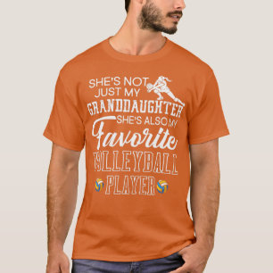 Camiseta Ella No Es Sólo Mi Nieta Favorita Voleibol