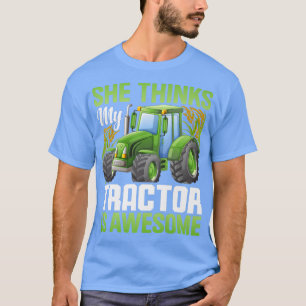 Camiseta Ella Piensa Que El Tractor Es Un Granjero Agrícola