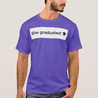 Camiseta Ella se graduó con una celebración de graduación g