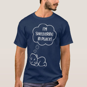 Camiseta Embarazo esperando a mamá que estoy refugiada en e
