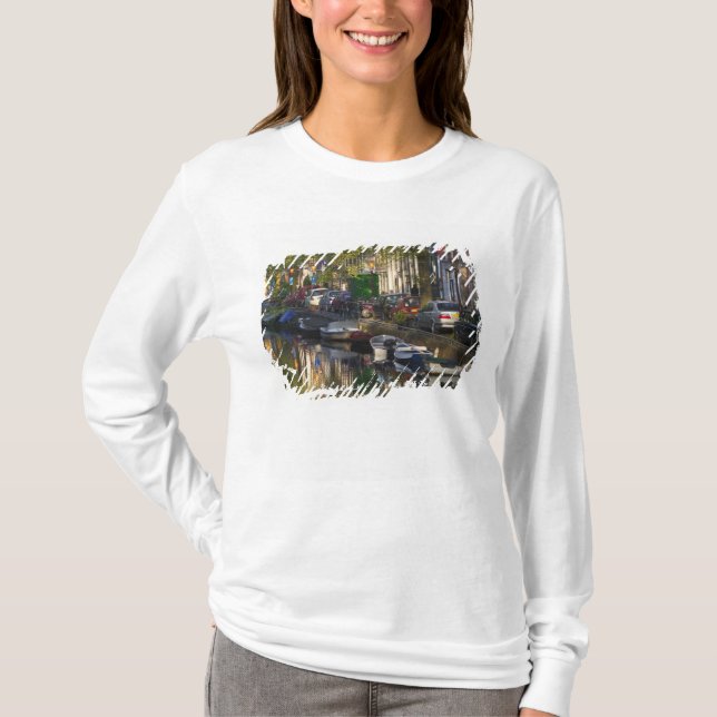 Camiseta Embarcaciones y edificios a lo largo de la cintura (Anverso)