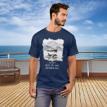 Camiseta Embarcadaje de la acuarela de Orca<br><div class="desc">Puede cambiar el estilo de esta camisa eligiendo Más > en la opción de estilo. Se puede personalizar en el área de proporcionar o personalizar eligiendo la opción de hacer clic en el personalizar y cambiando el nombre, las iniciales o las palabras. También puede cambiar el color y estilo del...</div>