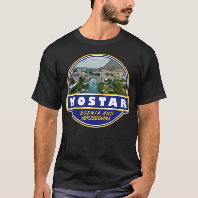 Camiseta Emblema de arte de viajes de Mostar Bosnia y Herze (Anverso)