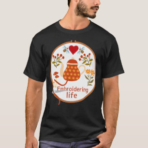 Camiseta Embroiding Life Embroidery Hoop