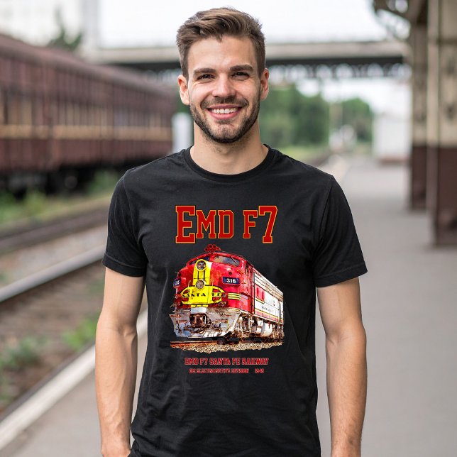 Camiseta EMD F7 Santa Fe Warbonnet Diesel Locomotive. (EMD F7 Santa Fe Warbonnet Diesel Locomotive. Mens Basic T-Shirt)