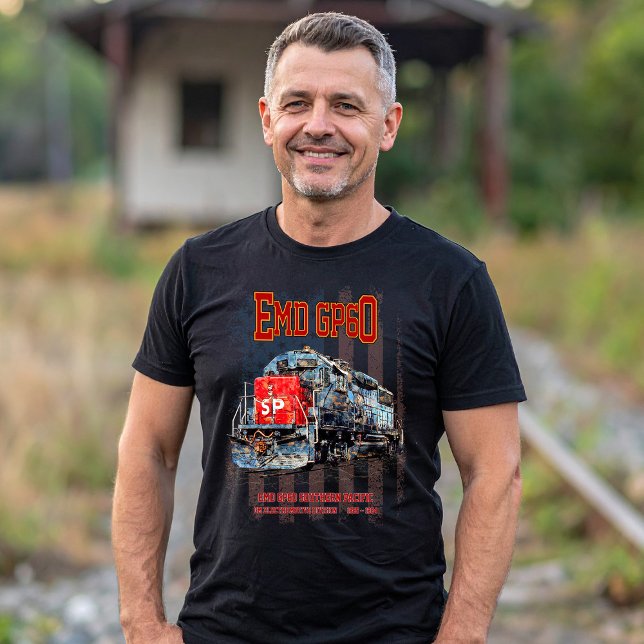 Camiseta EMD GP60 Locomotora Diesel y bandera estadounidens (EMD GP60 Diesel Locomotive of Southern Pacific. Mens Basic T-Shirt)