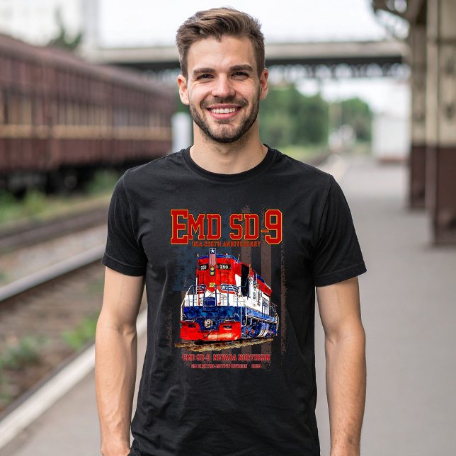 Camiseta EMD SD-9 Locomotive USA 250th Anniversary Livery (EMD SD9 USA 250th Anniversary Heritage Locomotive. Mens Basic T-Shirt)