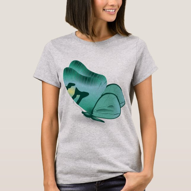 Camiseta  “Emerald Wings – Stylized Teal Butterfly” (Anverso)
