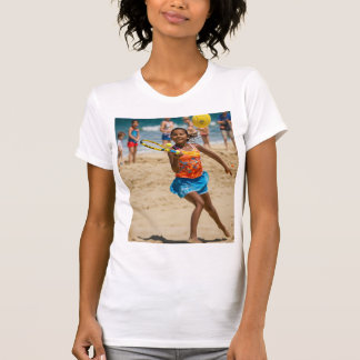 Camiseta Emoción juvenil en el tenis en la playa