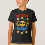 Camiseta Emoji Birthday Boy sonrisa cara<br><div class="desc">Celebrar el cumpleaños con esta camiseta especial,  diseño personalizado</div>