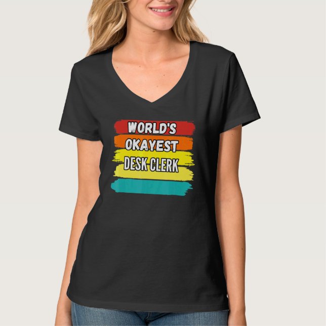 Camiseta Empleado de escritorio Worlds Okayest (Anverso)