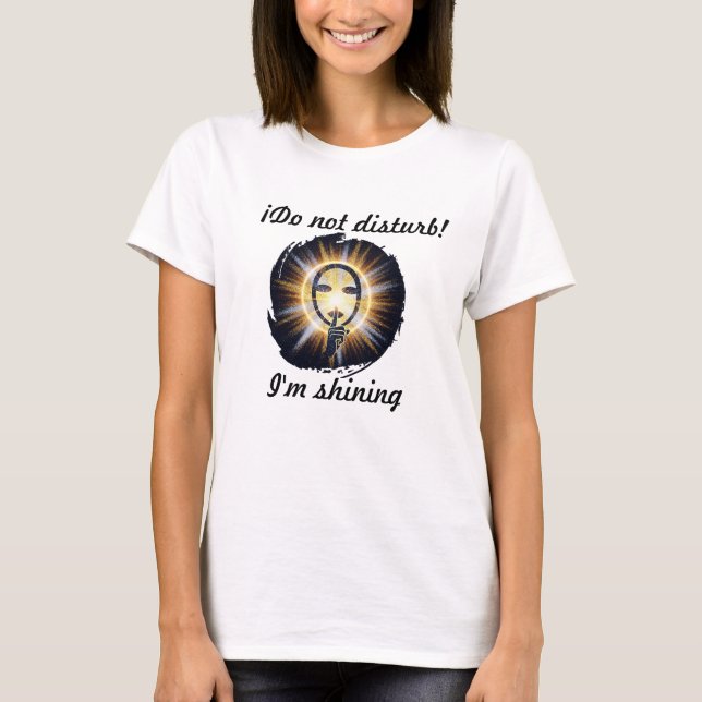 Camiseta Empowering Women’s, Energía y Actitud (Anverso)