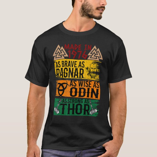 Camiseta En 1976 Fue Tan Valiente Como Ragnar Tan Sabio Com (Anverso)